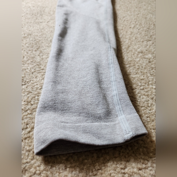 EUC Gymshark‎ gray/purple leggings - Picture 5 of 8